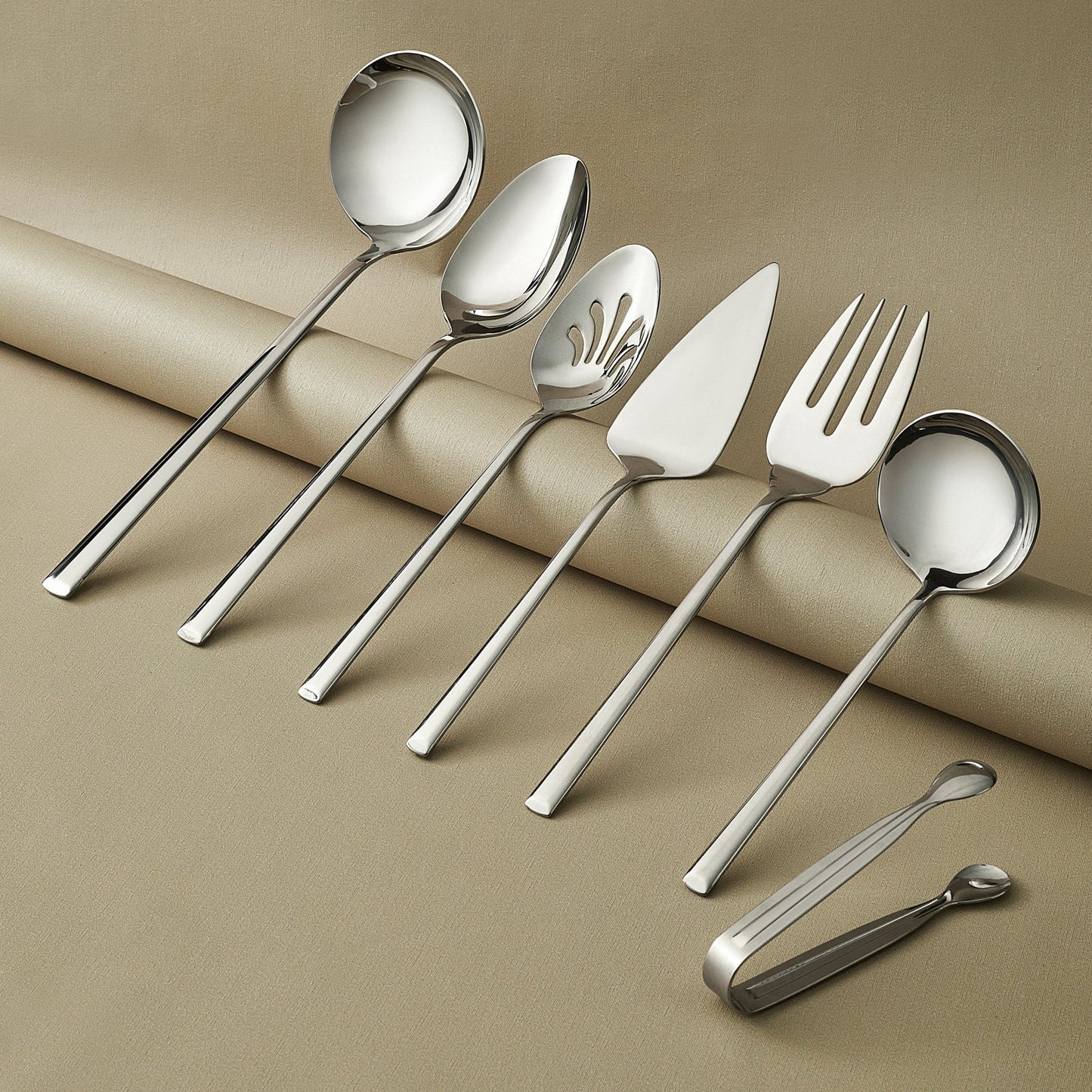 SET POMAGALA KARACA TIVOLI 7 KOM